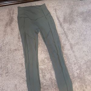 Green lululemon leggings size 2 full length with pockets